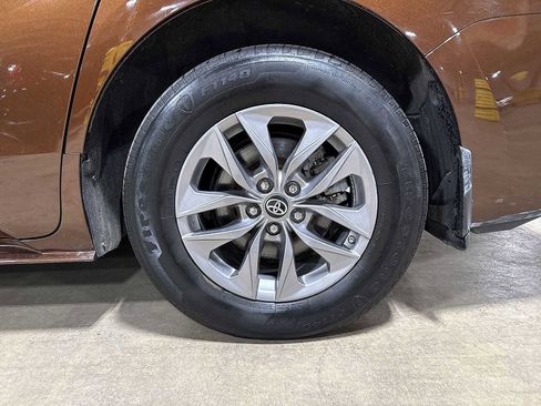 Certified 2023 Toyota Sienna XLE w/ XLE Plus Package image 10