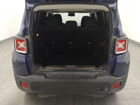 Used 2021 Jeep Renegade Latitude FWD image 29