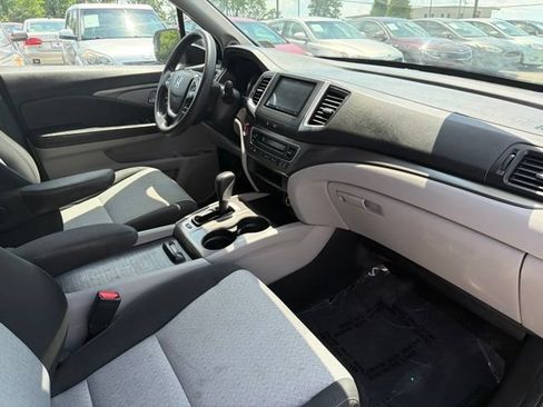 Used 2017 Honda Ridgeline RT image 25