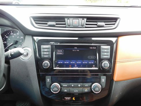 Used 2018 Nissan Rogue SL w/ Premium Package FWD image 12