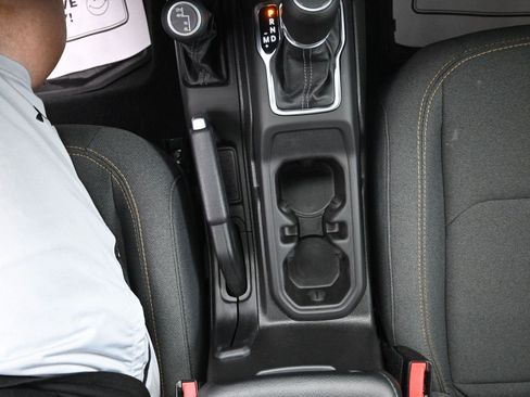 Used 2025 Jeep Wrangler Sport image 26