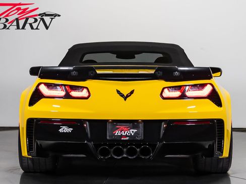 Used 2016 Chevrolet Corvette Z06 w/ 3LZ Preferred Equipment Group RWD image 12