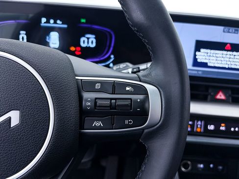 Used 2025 Kia Sportage EX w/ Premium Package image 32