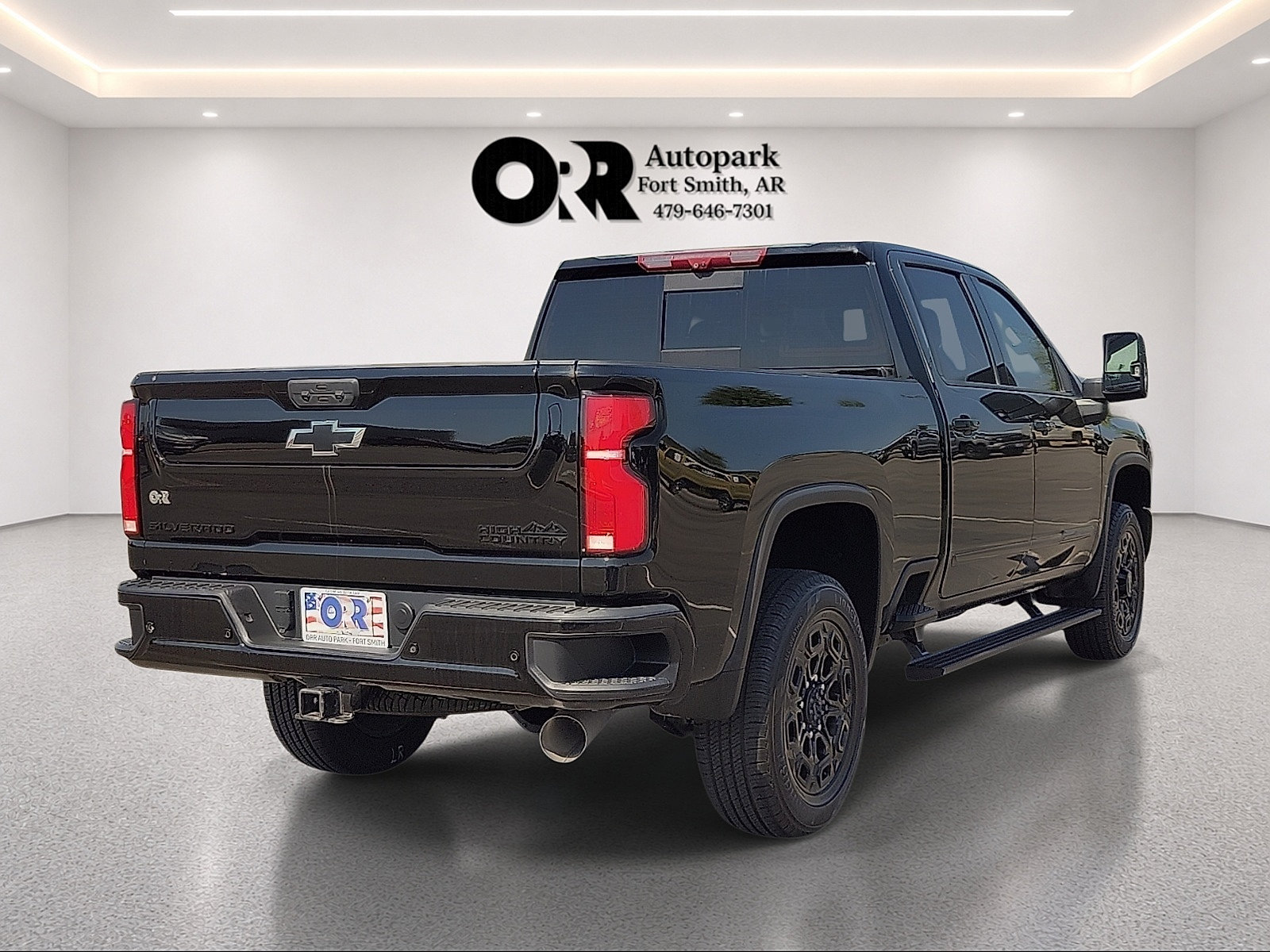 Used 2024 Chevrolet Silverado 2500 High Country w/ High Country Premium Package AWD/4WD image 5