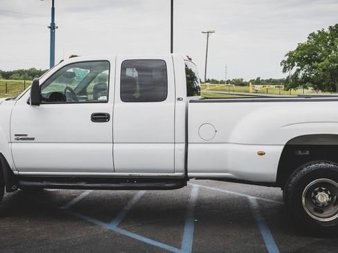 Used 2004 Chevrolet Silverado 3500 4x4 Extended Cab w/ Heavy-Duty Power Package image 17