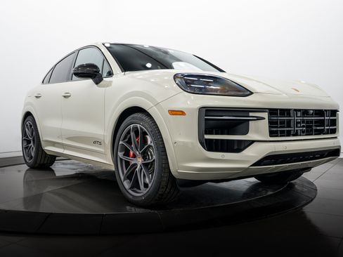 New 2026 Porsche Cayenne GTS image 9