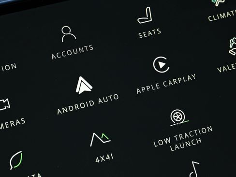 Used 2024 Land Rover Discovery Sport S image 37