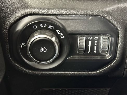 Used 2021 Jeep Wrangler Willys image 19