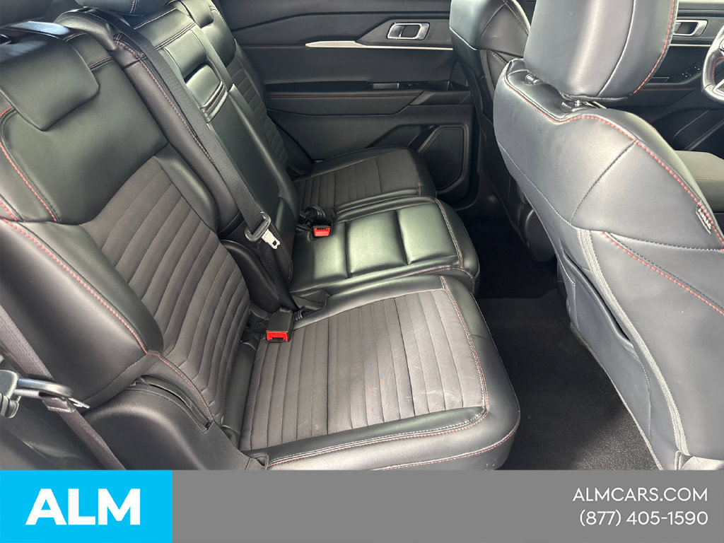 Used 2025 Ford Explorer ST-Line w/ ST-Line Street Pack AWD/4WD image 18