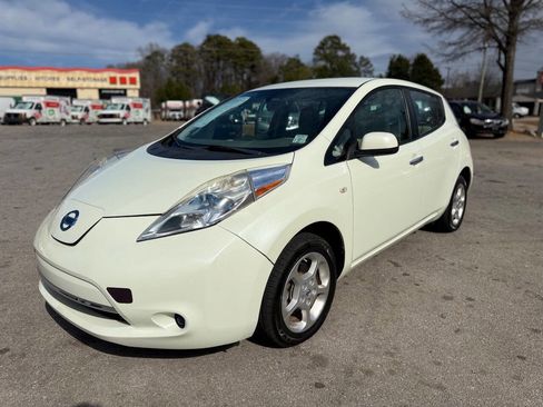 Used 2012 Nissan Leaf SV image 3