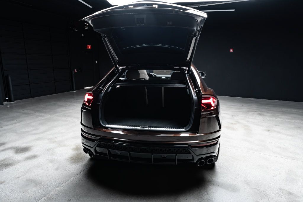 Used 2022 Lamborghini Urus AWD/4WD image 44