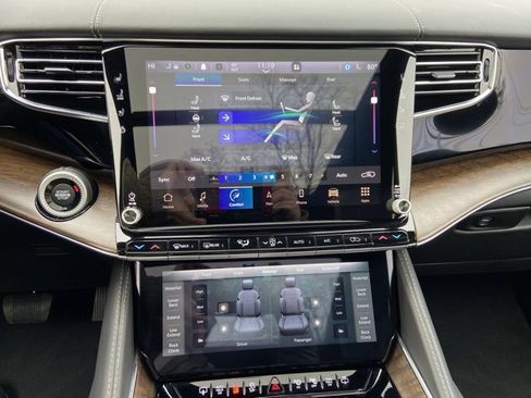 Used 2022 Jeep Grand Wagoneer Series I image 19