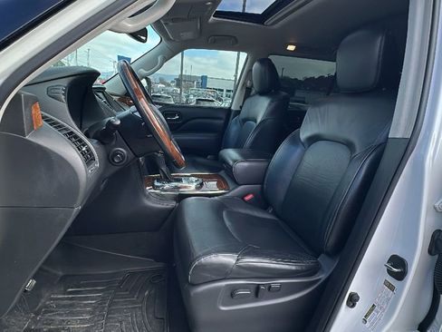 Used 2019 INFINITI QX80 Luxe w/ All-Season Package image 9