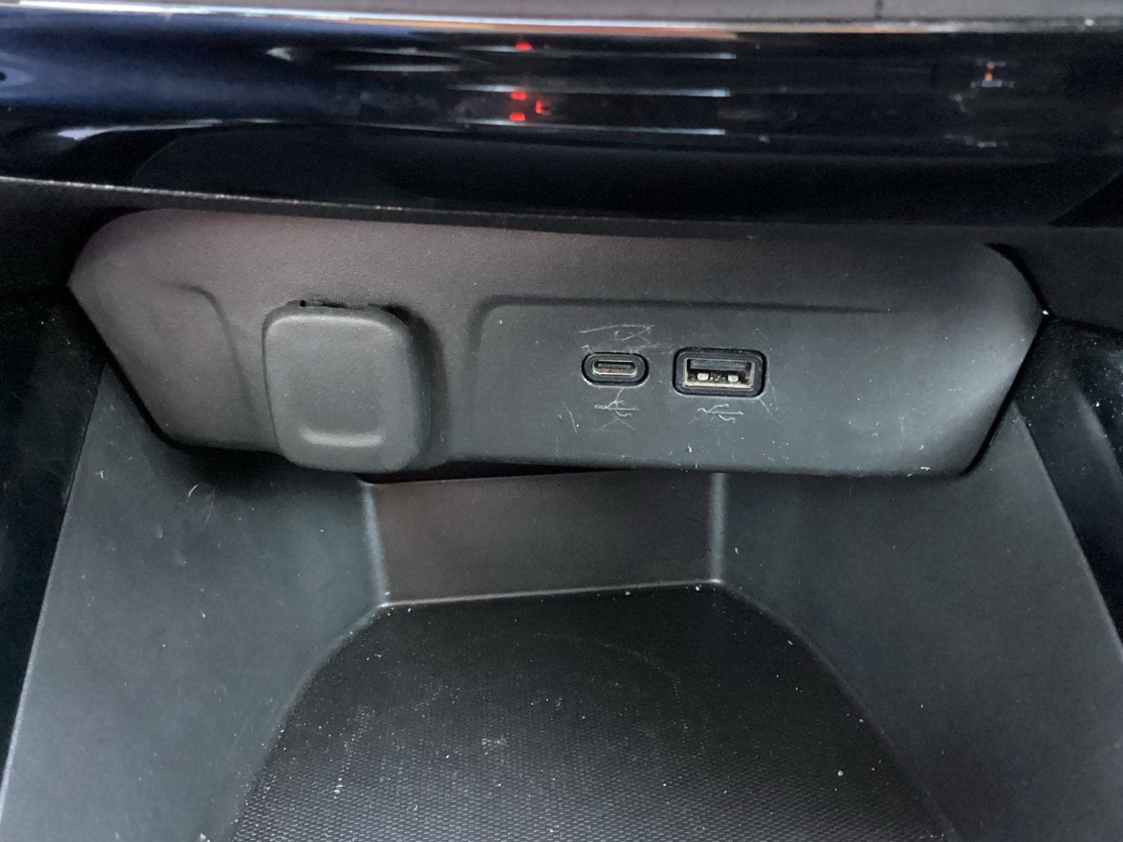Used 2025 Chevrolet Trax LT FWD image 23
