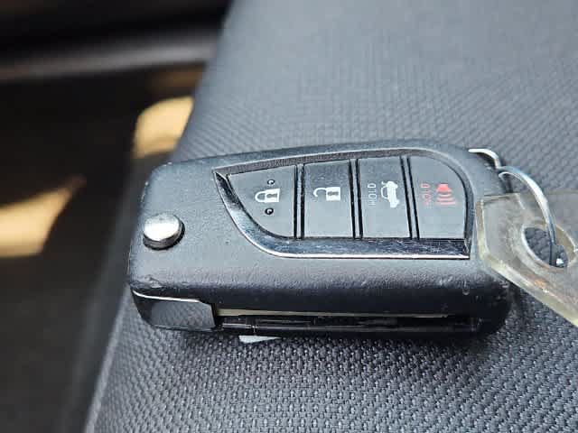 Used 2025 Toyota Corolla LE FWD image 28