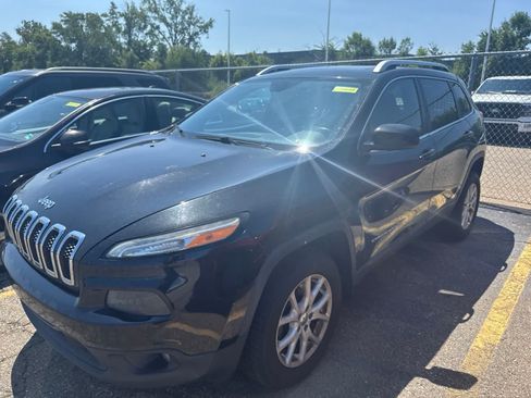 Used 2014 Jeep Cherokee Latitude w/ Comfort/Convenience Group AWD/4WD image 21