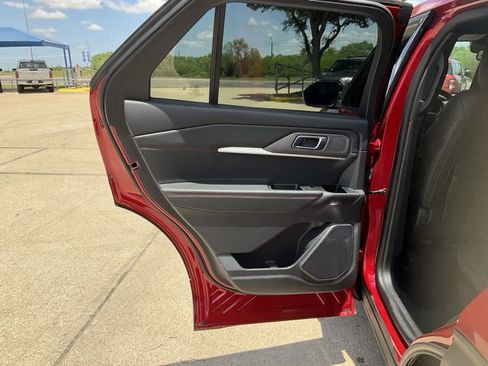 Used 2025 Ford Explorer ST AWD/4WD image 13