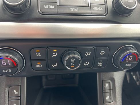 Used 2019 GMC Acadia SLT AWD/4WD image 25