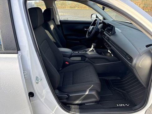 Used 2024 Honda HR-V LX image 12