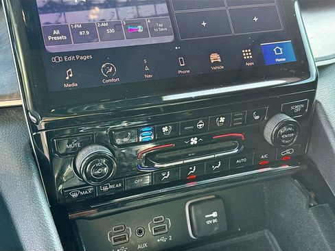 Used 2021 Jeep Grand Cherokee L Limited w/ Luxury Tech Group II image 19