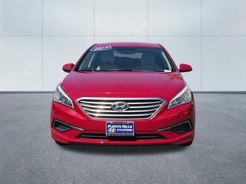 Used 2017 Hyundai Sonata SE w/ Cargo Package FWD image 2