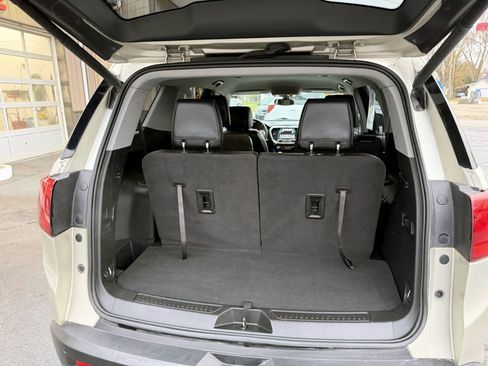 Used 2017 GMC Acadia SLT image 26