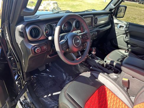 Used 2023 Jeep Wrangler Sport S image 17