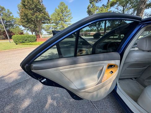 Used 2007 Toyota Camry XLE image 26