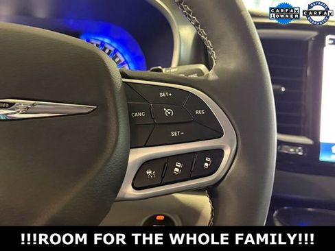 Used 2024 Chrysler Pacifica Touring-L image 27