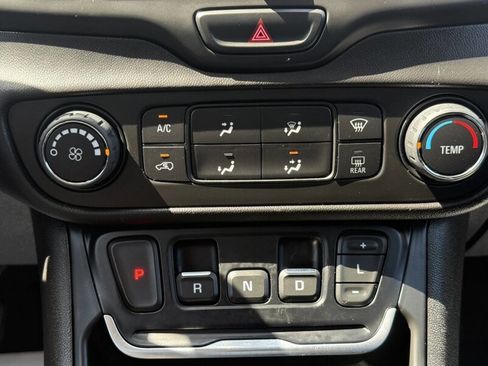 Used 2019 GMC Terrain SLE image 18