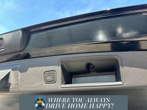 Used 2023 GMC Terrain SLT w/ Infotainment Package II image 27