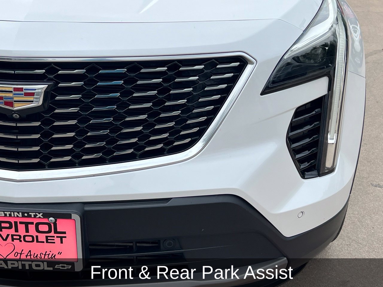 Used 2023 Cadillac XT4 Premium Luxury w/ Technology Package FWD image 9