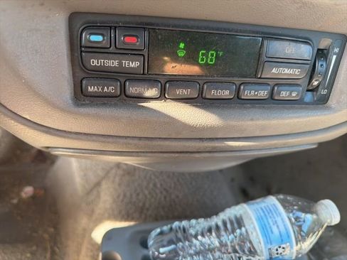 Used 1999 Ford Crown Victoria LX image 27