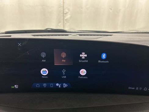 Used 2024 Cadillac XT4 Sport image 17