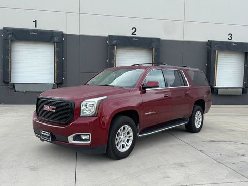 Used 2017 GMC Yukon XL SLT AWD/4WD image 1