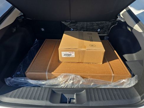 Used 2026 Toyota Prius Plug-In Hybrid FWD image 24