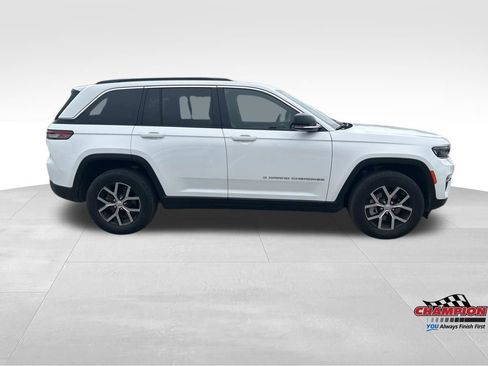 Used 2024 Jeep Grand Cherokee Limited w/ Trailer Tow Package AWD/4WD image 6