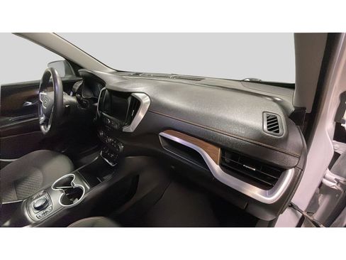 Used 2020 GMC Terrain SLE w/ Elevation Edition image 16