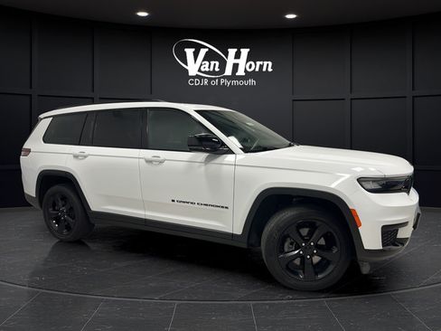 Used 2024 Jeep Grand Cherokee L Altitude AWD/4WD image 1