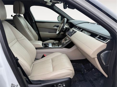 Used 2018 Land Rover Range Rover Velar R-Dynamic HSE image 17