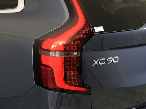 New 2026 Volvo XC90 B6 Plus w/ Protection Package image 15