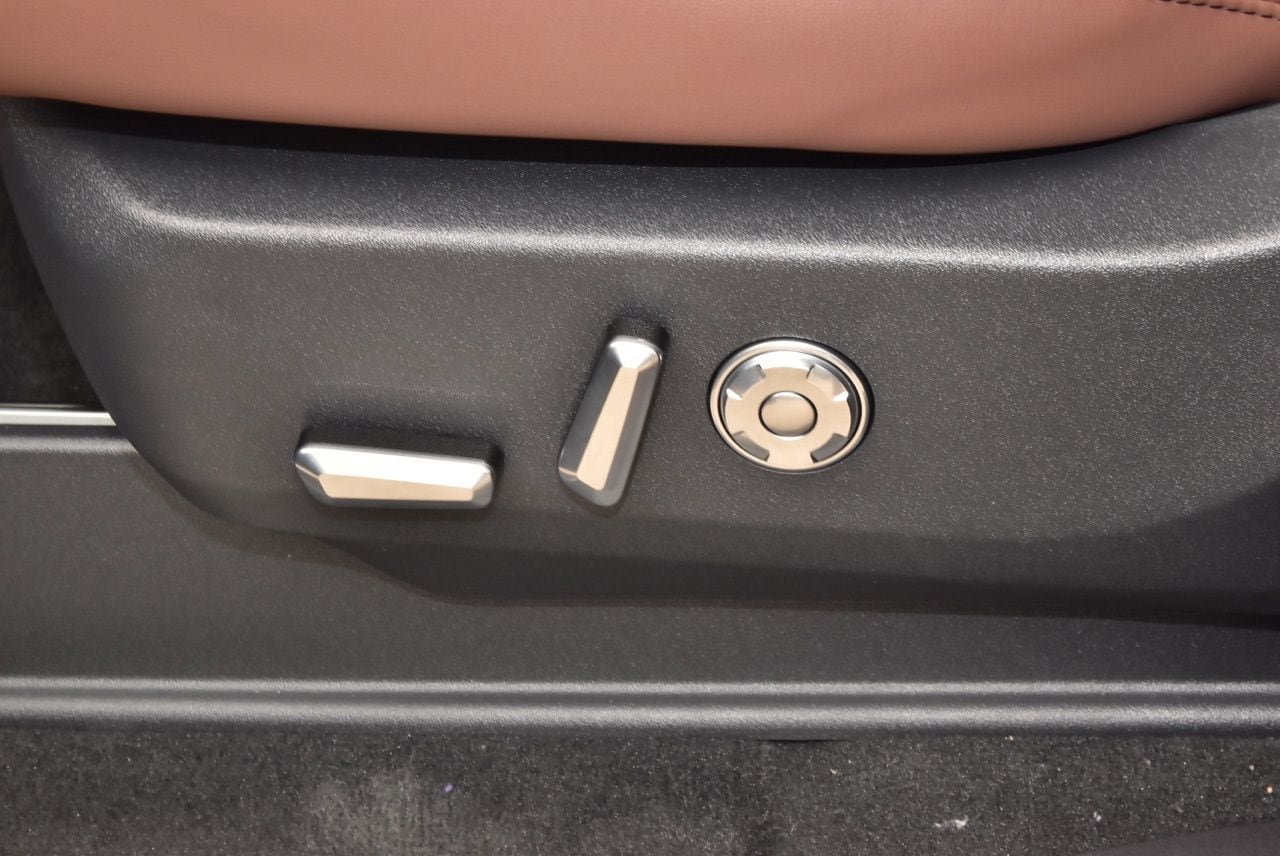 New 2027 Lincoln Navigator Reserve AWD/4WD image 38