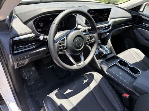 Used 2025 Acura MDX SH-AWD image 2