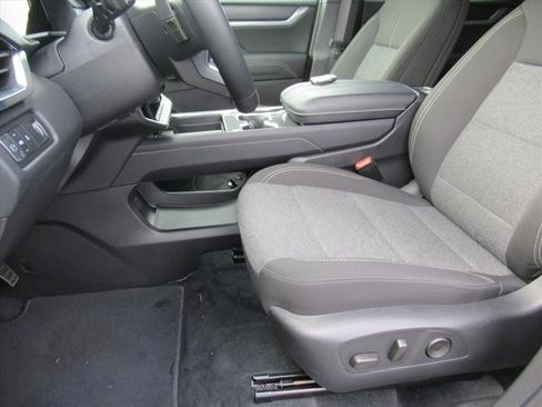 Certified 2025 GMC Acadia Elevation image 25