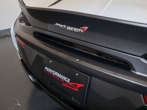 Used 2018 McLaren 570S RWD image 38