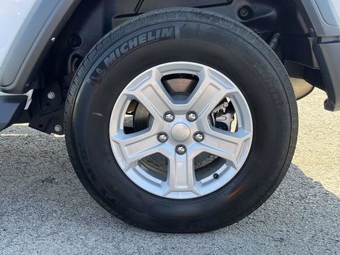 Used 2022 Jeep Wrangler Sport AWD/4WD image 11