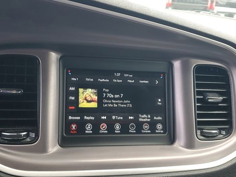 Used 2022 Dodge Charger SXT w/ Blacktop Package image 22