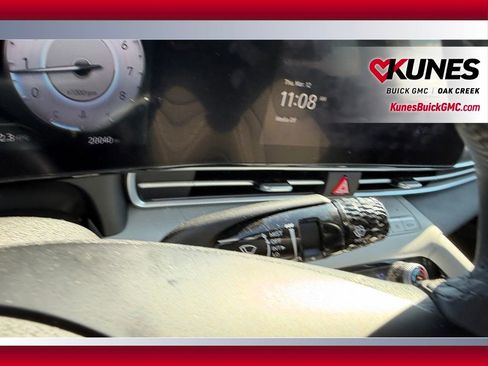 Used 2025 Hyundai Elantra Limited FWD image 13