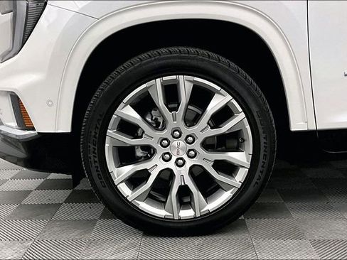 Used 2025 GMC Acadia Denali w/ Super Cruise Package image 10