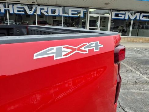Used 2023 Chevrolet Silverado 1500 LT w/ Protection Package AWD/4WD image 26